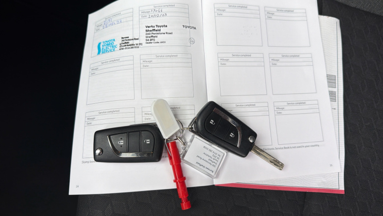 Toyota Yaris 1.5 Hybrid Design 5dr CVT Hybrid Hatchback